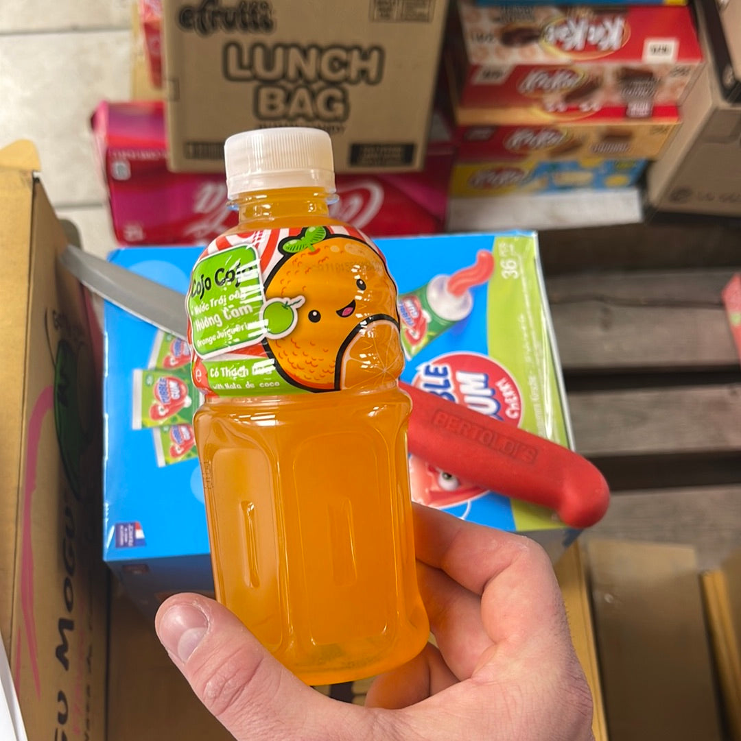 Cojo Cojo orange juice drink with nata de coco 320ml
