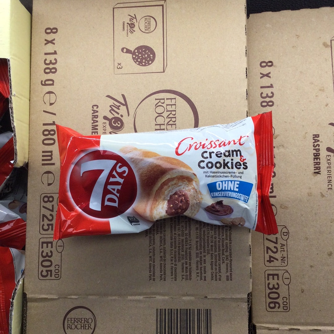 7Days croissant cream cookies noisettes